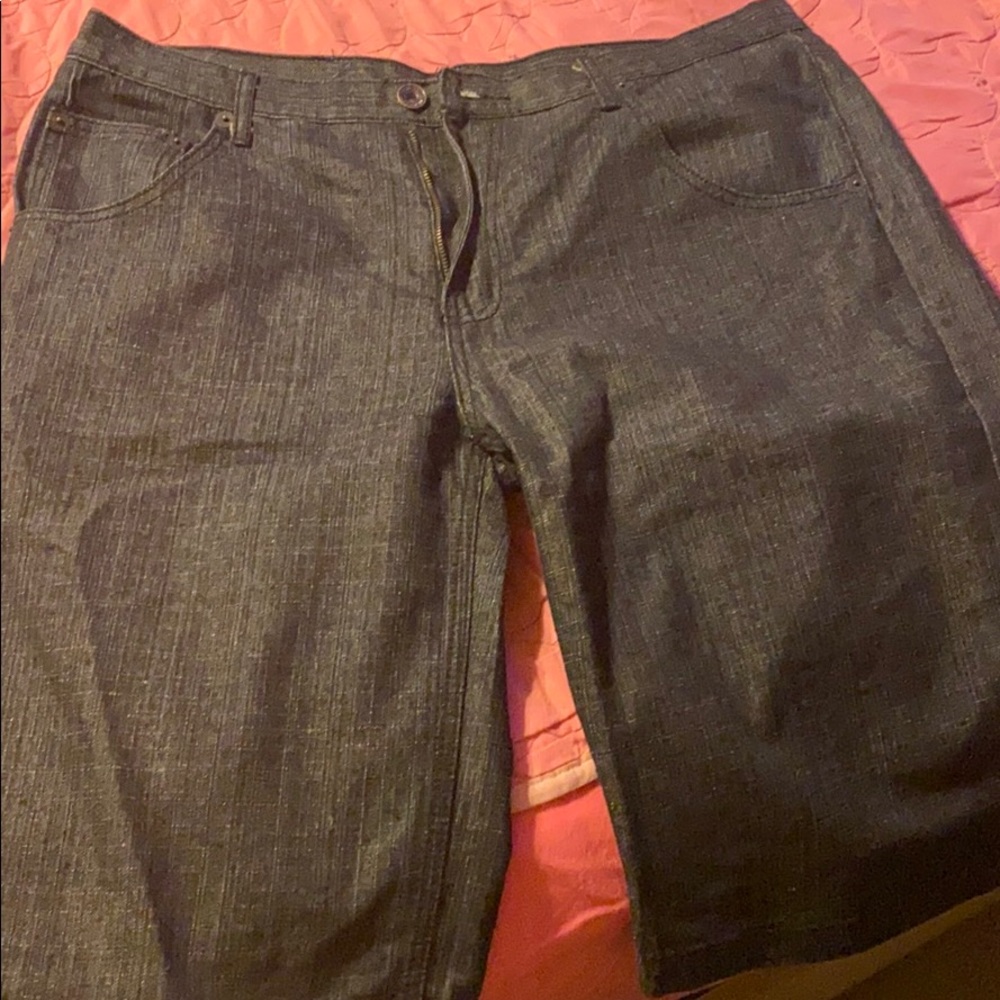 NWOT Men’s Size 40 Quality Black Jean Shorts
